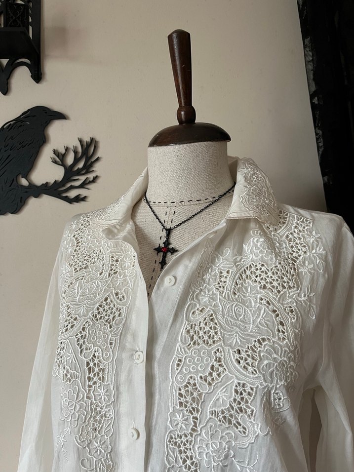 Lace of Purity Gotik Gömlek - Görsel 2