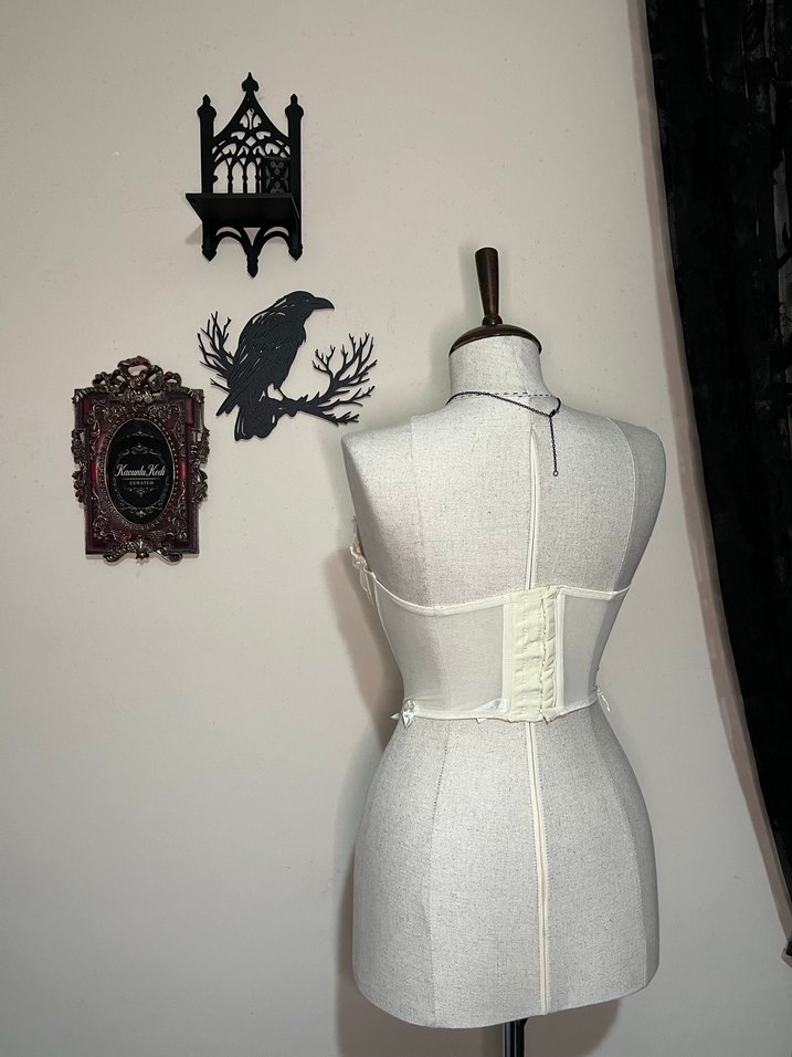 Soft Damnation Dantel Korse - Görsel 3