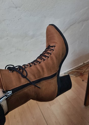 Kahverengi Süet Kadın Bot - Görsel 3