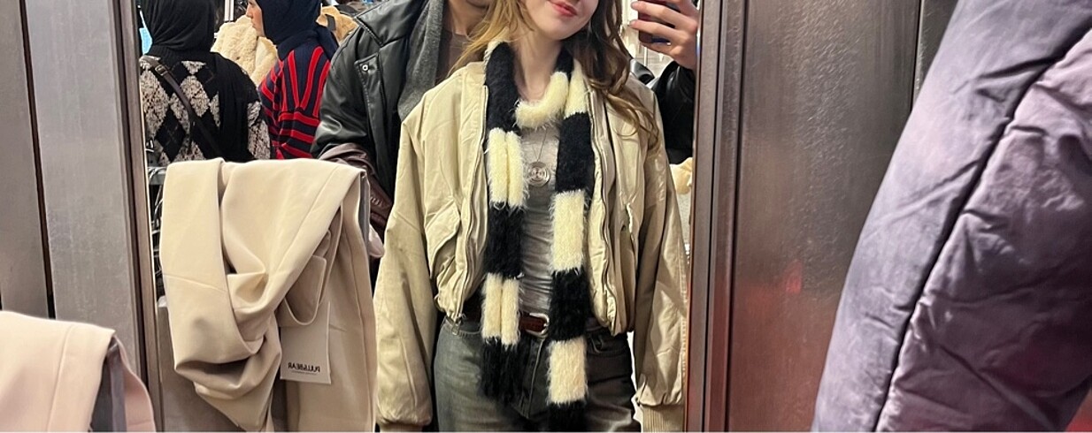 Siyah Beyaz Skinny Tüylü Atkı y2k
