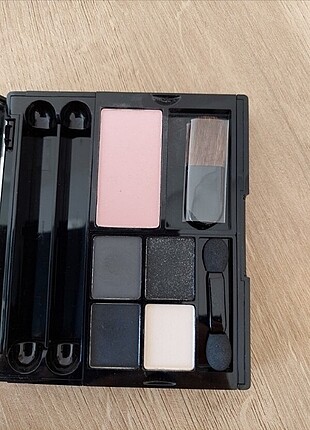 Maybelline far paleti