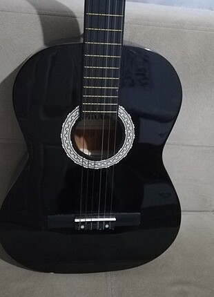 Yetişkin gitar