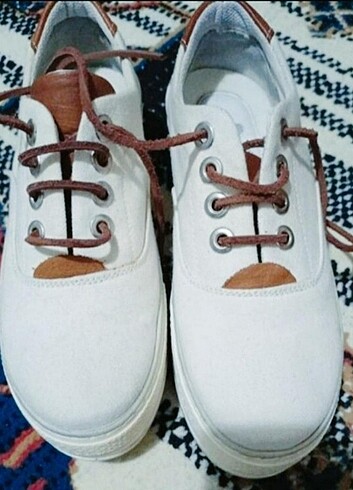 SNEAKER 