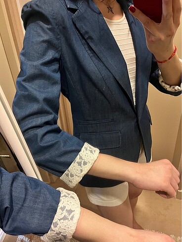 Koton Astarlı, dantel detaylı, mavi blazer ceket