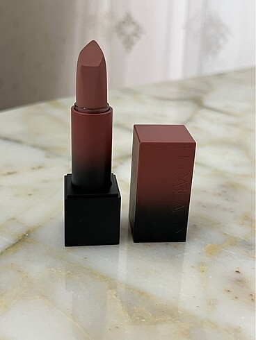 Huda beauty interview mat ruj