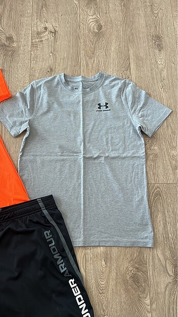 Underarmour tişört 11 yas