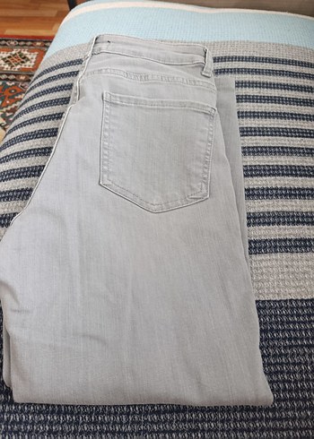 LC Waikiki Acik Gri Denim Jean 10 11yas Resimde Beden Kismini Cektim