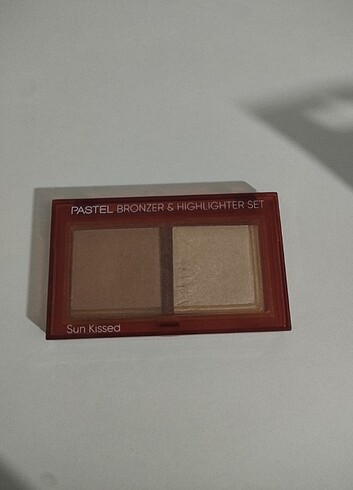 Pastel Bronzer & Highlighter Sun Kissed