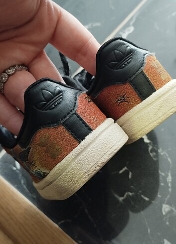 22 Beden Adidas spor ayakkabı