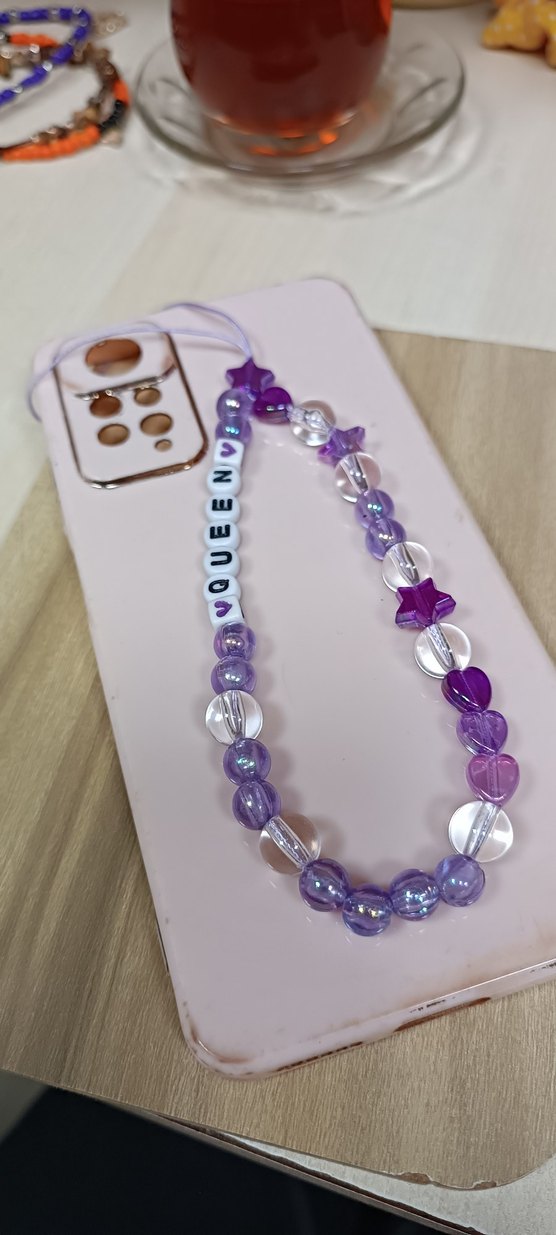 Mor Boncuklu 'QUEEN' Telefon Askısı - Görsel 2