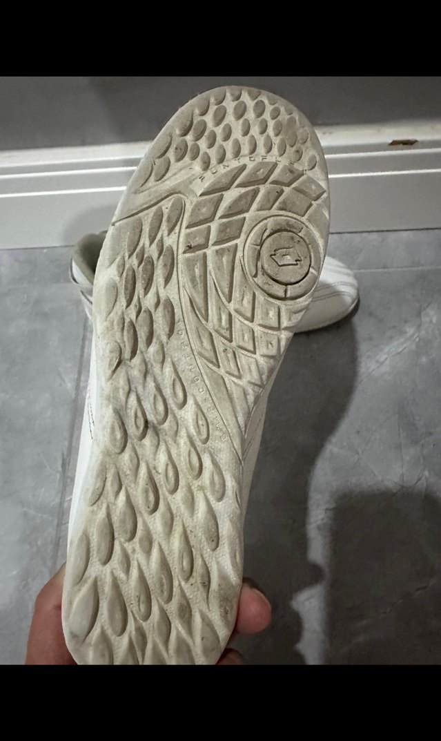 Beyaz Erkek Futbol Ayakkabısı - Görsel 3