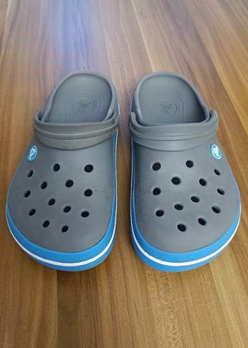 Crocs 35