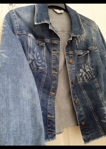 Nakışlı Düğmeli Kadın Jean Ceket - Görsel 3