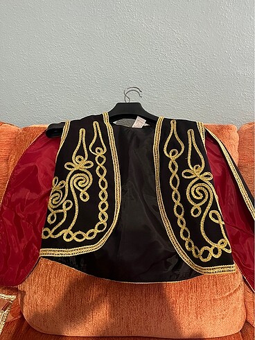 3 yaş folklor üstü