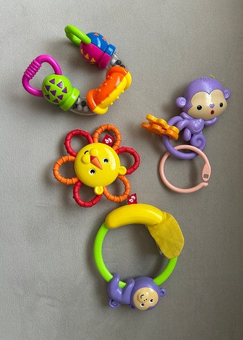 Fisher price Renkli Diş Kaşıyıcı ve Çıngırak Seti