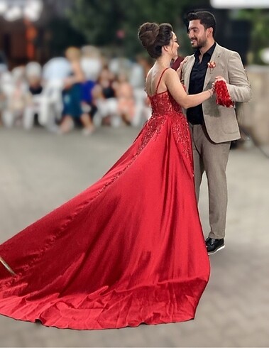 Kırmızı Abiye