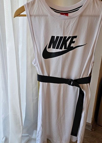 Nike Beyaz Spor Midi Elbise Kemer Dahil Degil
