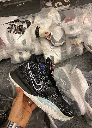 Nike Kyrie 7 