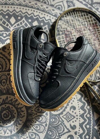 Nike Air Force 1 Luxe 