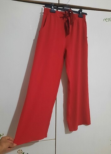 Kırmızı Pantolon