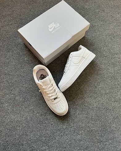 42 Beden beyaz Renk NİKE AİR FORCE AF1