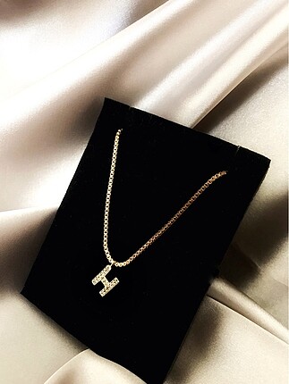 Zara Kişiselleştirilebilir gold harf kolye