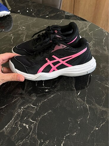 35 Beden siyah Renk Asics ayakkabı