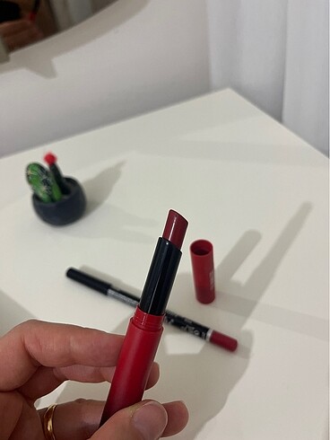 Kırmızı ruj - Görsel 6
