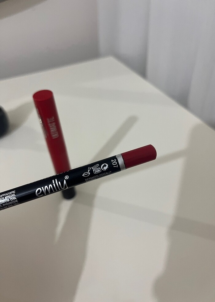 Kırmızı ruj - Görsel 4