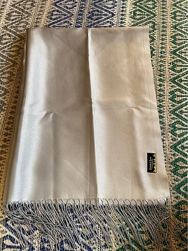 Gümüş abiye şal