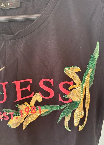 Guess Siyah Parlak Baskılı Kadın Tişört - Görsel 3