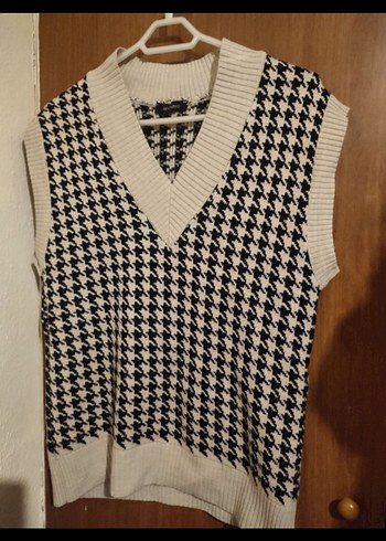 Ekose Desenli V Yaka Örgü Süveter - Görsel 2