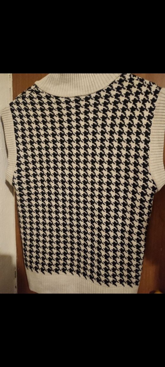 Ekose Desenli V Yaka Örgü Süveter - Görsel 3