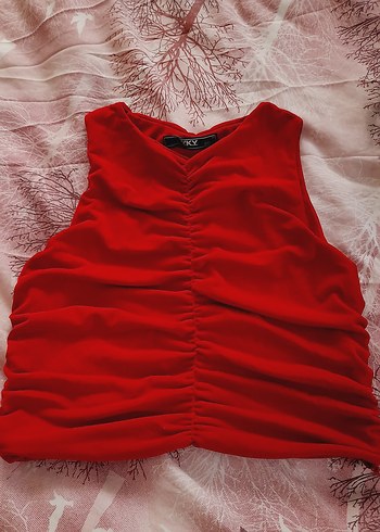 Kırmızı büzgülü crop