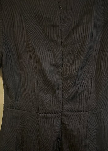 Siyah V Yaka Kısa Kollu Midi Elbise - Görsel 5