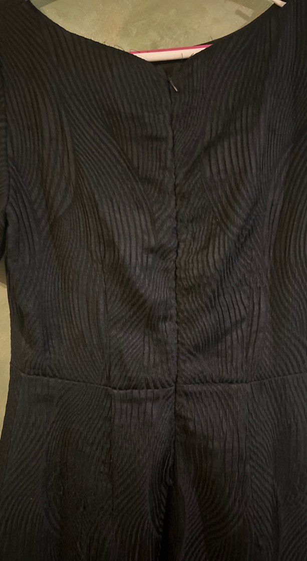 Siyah V Yaka Kısa Kollu Midi Elbise - Görsel 5