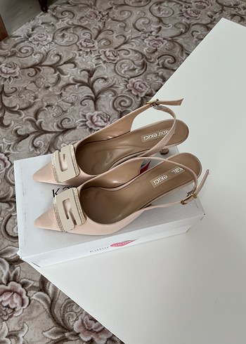 38 Beden Bej Tokalı Stiletto Topuklu Kadın Ayakkabı