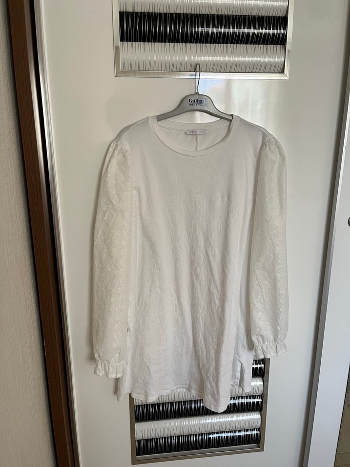 Uzun Kollu Beyaz Keten Bluz - Görsel 3