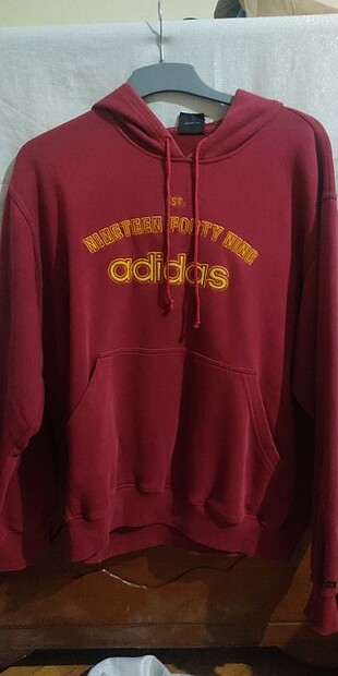 Adidas Sweatshirt