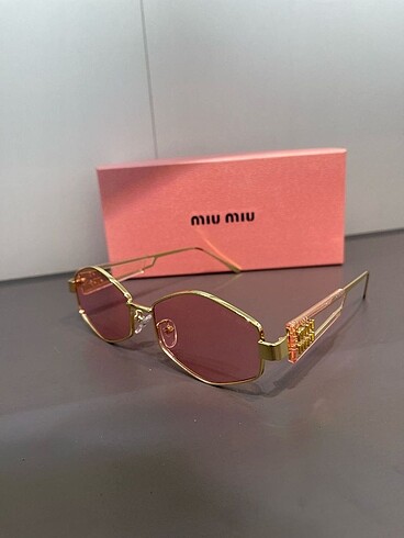 Miu Miu | Pembe Güneş Gözlüğü