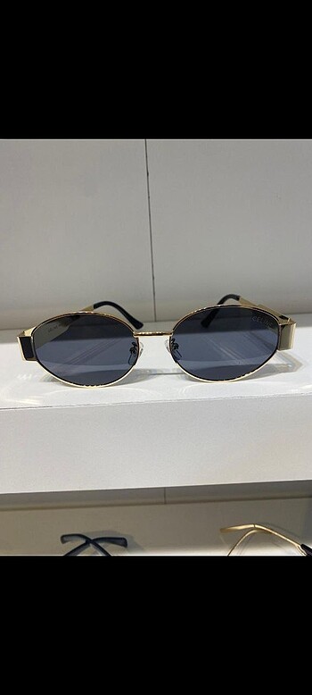 Celine Celine | Gold çerçeve oval siyah güneş gözlüğü