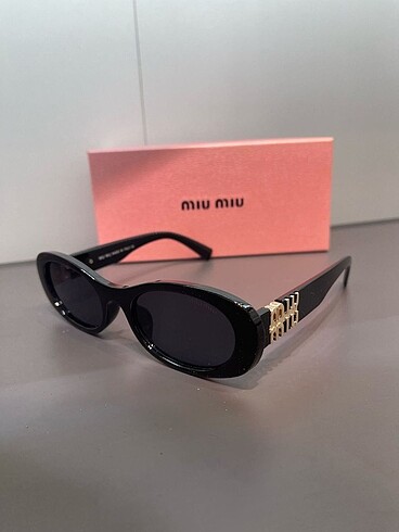 MiuMiu Siyah Güneş Gözlüğü