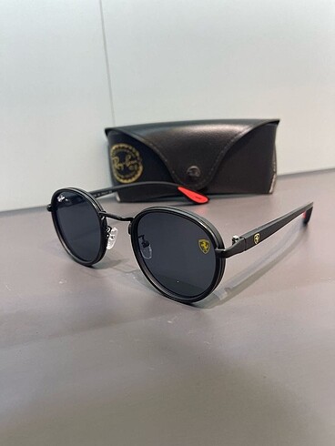 Ray-Ban x Ferrari unisex Güneş Gözlüğü