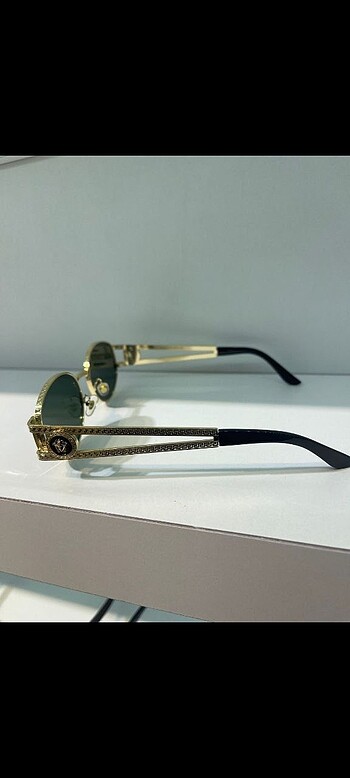 Beden Versace | Oval Siyah Gold Güneş Gözlüğü