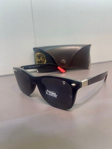 Ray Ban Ferrari Serisi Polarize Güneş Gözlüğü