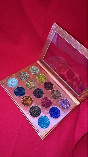 Huda Beauty 15 li far paleti