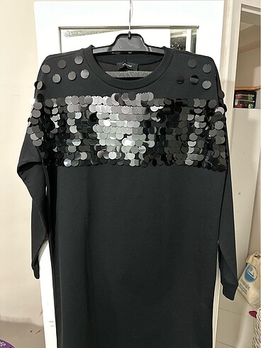 Siyah pullu tunik