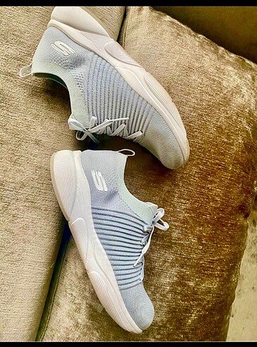 39,5 Beden Skechers spor ayakkabı