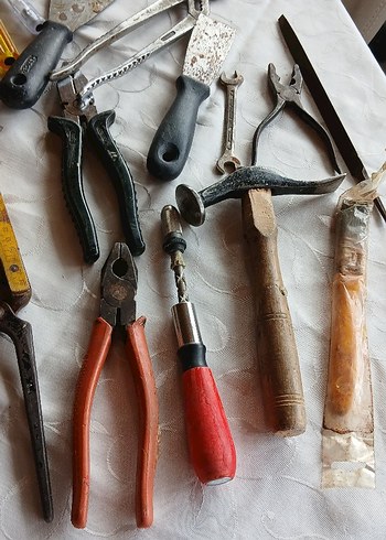 Renkli Saplı Çeşitli El Aletleri Seti - Görsel 4