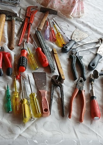 Renkli Saplı Çeşitli El Aletleri Seti - Görsel 5